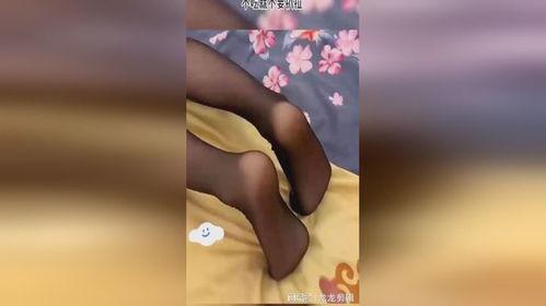 女明星被挠脚心